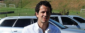 M�dico explica les�o muscular incomum sofrida pelo meia Bernard (Jorge Gontijo/EM/D.A Press)