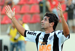 Após assistência e gol, Guilherme não quer saber de acomodação  (Jorge Gontijo/EM/D.A Press)