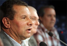 Em apresenta��o, Roth recusa fama de sargento e pede refor�os na Toca (Rodrigo Clemente/Esp.EM/D.A Press)