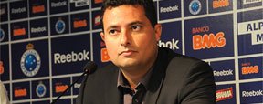 Ap�s expuls�o, diretor de futebol do Cruzeiro confirma puni��o a Anselmo (Jorge Gontijo/EM/D.A Press)