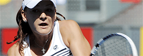 Radwanska aplica pneu e estreia com vit�ria sobre Tsurenko em Bruxelas (AFP PHOTO/DOMINIQUE FAGET )