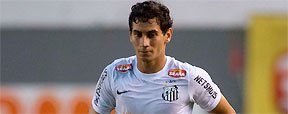 CBF oficializa corte de Ganso e Mano pensa se convocar� algum substituto (AFP PHOTO/ Yasuyoshi Chiba)