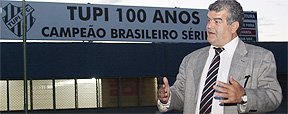 Tupi, 100 anos (AFP PHOTO / PETER KOHALMI )