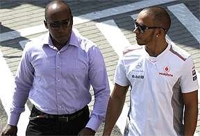 Lewis Hamilton interrompe férias para visitar tia doente e fãs apoiam (Geoff Burke/Getty Images for NASCAR/AFP)