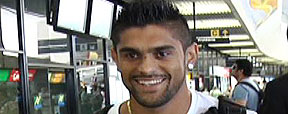 Luan desembarca em Belo Horizonte para assinar contrato de empréstimo (Divulgação/TV Alterosa ) Luan desembarca em Belo Horizonte para assinar contrato de empréstimo (Divulgação/TV Alterosa )