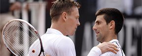 Djokovic � surpreendido por Berdych, leva virada e cai nas quartas de final (AFP PHOTO / FILIPPO MONTEFORTE )