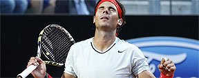 Em longa batalha, Rafael Nadal vence Ferrer e garante vaga na semifinal (REUTERS/Tony Gentile )