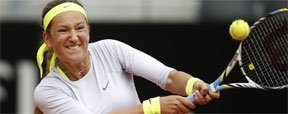 Victoria Azarenka supera Sara Errani e faz final contra Serena Williams (AFP PHOTO / Filippo MONTEFORTE )