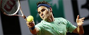 Roger Federer bate Paire e faz 30� jogo contra Nadal na final em Roma (REUTERS/Tony Gentile )