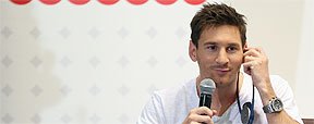 Lionel Messi aprova transfer�ncia do atacante Neymar para o Barcelona (AFP PHOTO / AL-WATAN DOHA / KARIM JAAFAR )
