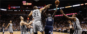  Spurs vence  Memphis Grizzlies  e abre 2 a 0  na final da Confer�ncia Oeste  (Stephen Dunn/Getty Images/AFP)