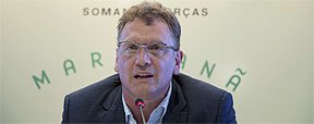 Valcke enaltece est�dios  Maracan� e Man� Garrincha, mas recorda atrasos (AFP PHOTO/CHRISTOPHE SIMON)
