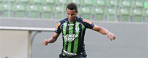 Com pouco espa�o no grupo, Everton Luiz acerta rescis�o e deixa Am�rica (Ramon Lisboa/EM/D.A Press)