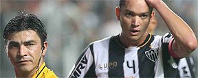 R�ver � suspenso por dois jogos e fica fora da semifinal da Libertadores (Rodrigo Clemente/EM/D.A Press)