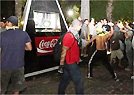  "Mascarados" quebram rel�gio da Copa em BH  (Marcos Vieira / EM DA PRESS)