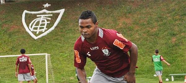 Nik�o retorna ao time titular em treino no Lanna Drumond (Carlos Cruz/Am�rica FC)