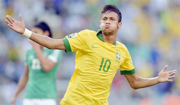 AO VIVO: siga todos os lances de Brasil e M�xico no Castel�o (AFP PHOTO / YURI CORTEZ )