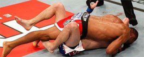 Massaranduba finaliza americano no round inicial e exalta o katagatame (Josh Hedges/Zuffa LLC UFC )