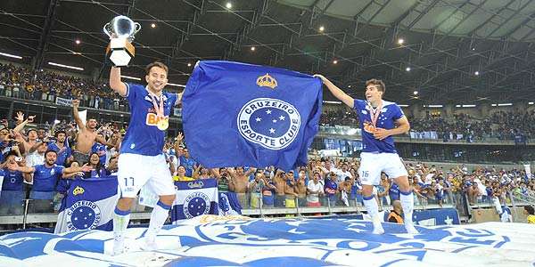 Fotos: Cruzeiro ergue a taça e faz grande festa no Mineirão (Alexandre Guzanshe/EM/D. A Press)