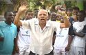 Dad� aprende a dan�ar 'kuduro' com angolanos (Reprodu��o TV Alterosa)