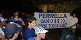 Torcedores do Cruzeiro fizeram protesto contra a diretoria antes da partida diante do Botafogo, no Mineiro. Principal reivindicao era a contratao de reforos