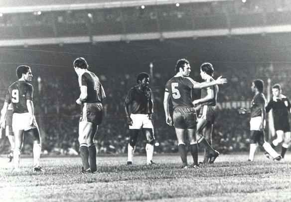 Cruzeiro e Bayern decidiram o Mundial de 1976 no Mineiro: 0 a 0
