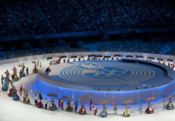 Delegaes desfilam pelo Estdio Omnilife