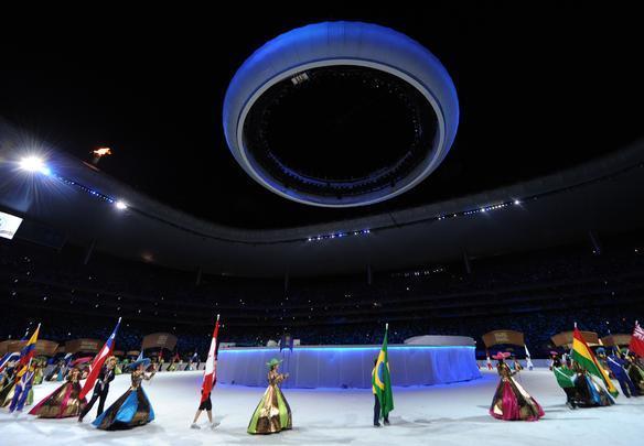 Delegaes desfilam pelo Estdio Omnilife