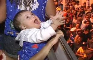 Camisa 10 do Cruzeiro viu o filho, Santino, ser homenageado