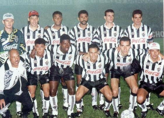 Paulo Roberto Costa ao lado de Taffarel, nos tempos de Atltico em 1995