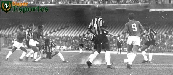 O Amrica campeo mineiro de 1971 no clssico contra o Cruzeiro