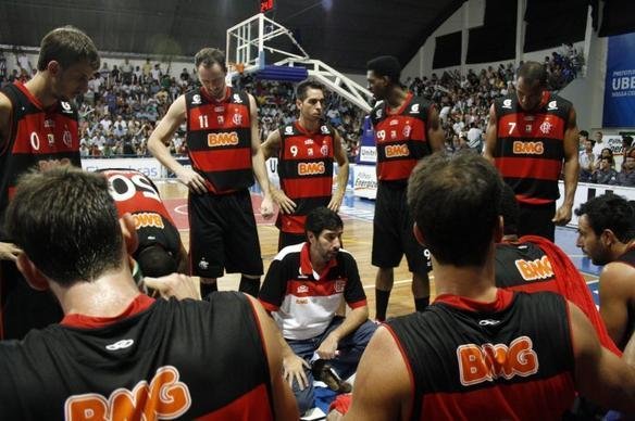 Lances do duelo entre Unitri/Uberlndia x Flamengo, pelas quartas de final do NBB