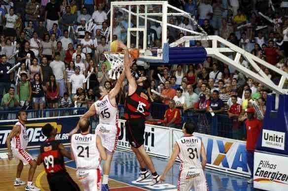 Lances do duelo entre Unitri/Uberlndia x Flamengo, pelas quartas de final do NBB