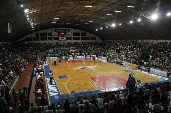 Lances do duelo entre Unitri/Uberlndia x Flamengo, pelas quartas de final do NBB