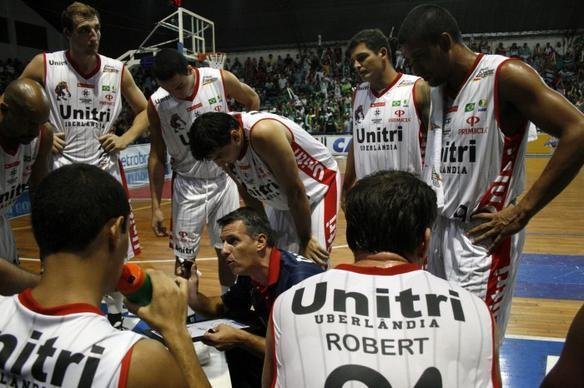 Lances do duelo entre Unitri/Uberlndia x Flamengo, pelas quartas de final do NBB