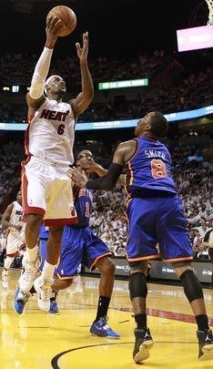 Miami Heat faz 1 a 0 no playoff contra New York  Knicks: 100 a 67