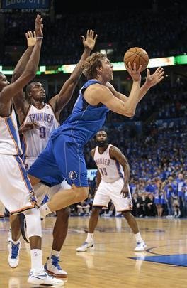 Oklahoma City Thunder tem trabalho, mas vence o Dallas Mavericks por 99 a 98 