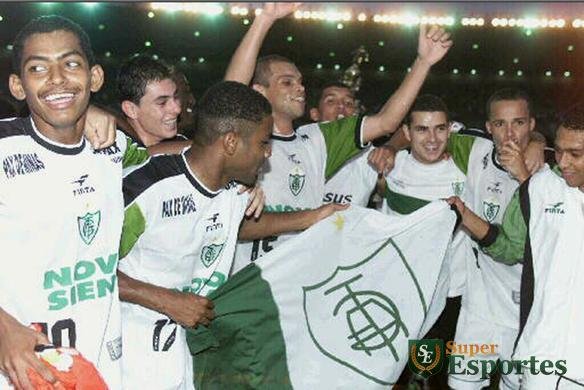 Fotos da conquista do Campeonato Mineiro sobre o Atltico em 2001