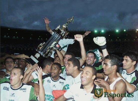 Fotos da conquista do Campeonato Mineiro sobre o Atltico em 2001