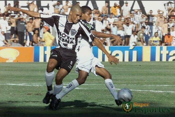 Fotos da conquista do Campeonato Mineiro sobre o Atltico em 2001