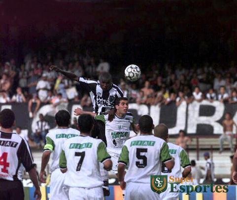 Fotos da conquista do Campeonato Mineiro sobre o Atltico em 2001