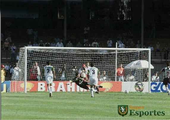 Fotos da conquista do Campeonato Mineiro sobre o Atltico em 2001