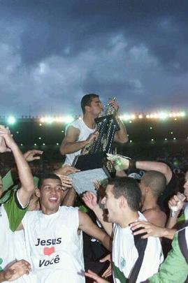 Fotos da conquista do Campeonato Mineiro sobre o Atltico em 2001