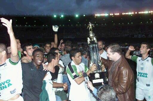 Fotos da conquista do Campeonato Mineiro sobre o Atltico em 2001