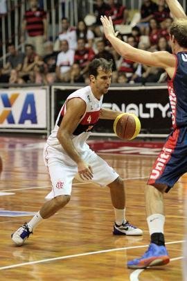 Flamengo vence o Flamengo no quinto jogo e se classifica s semifinais do NBB