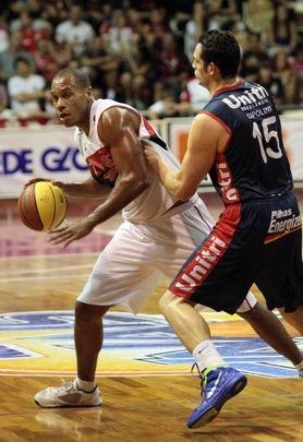 Flamengo vence o Flamengo no quinto jogo e se classifica s semifinais do NBB