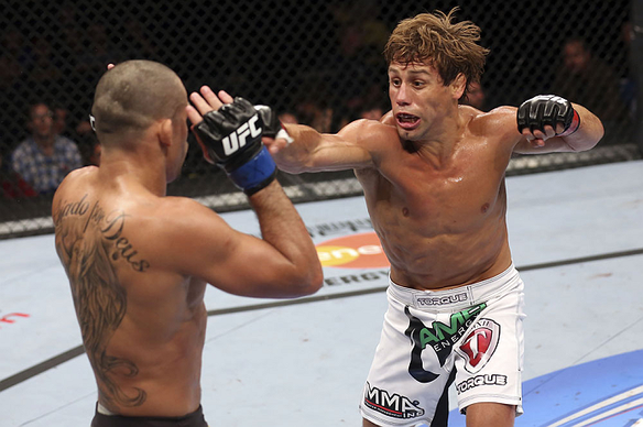 Renan Baro venceu Urijah Faber por deciso unnime no UFC 149, em Calgary, no Canad. A luta valeu o cinturo interino da categoria peso-galo.