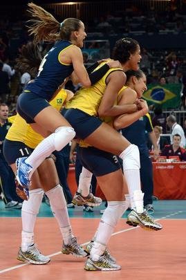 Brasil derrotou Japo por 3 sets a 0 na semifinal do vlei feminino e enfrentar EUA na deciso