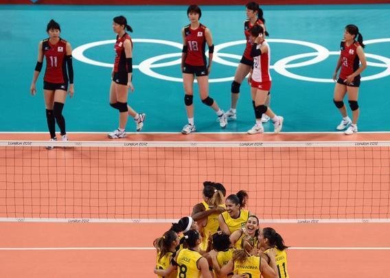 Brasil derrotou Japo por 3 sets a 0 na semifinal do vlei feminino e enfrentar EUA na deciso