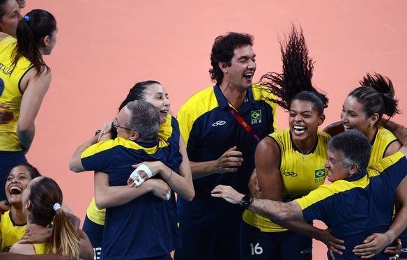 Brasil derrotou Japo por 3 sets a 0 na semifinal do vlei feminino e enfrentar EUA na deciso